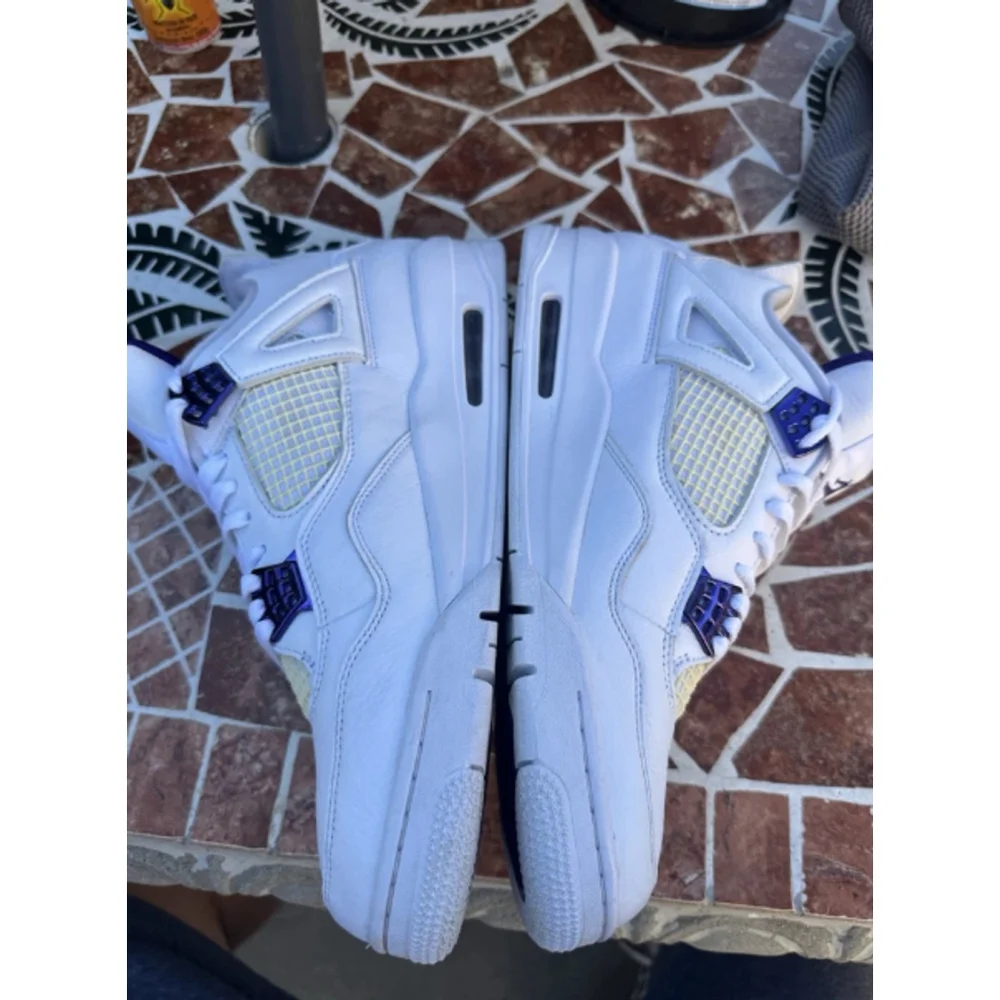 Jordan retro 4 size 12 Purple metallic ct8527-115 used 2020